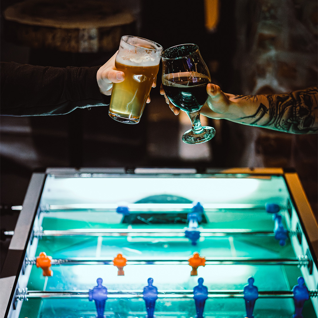 Uwaga-Piwo_Activity-hero_1080x1080_Pilkarzyki